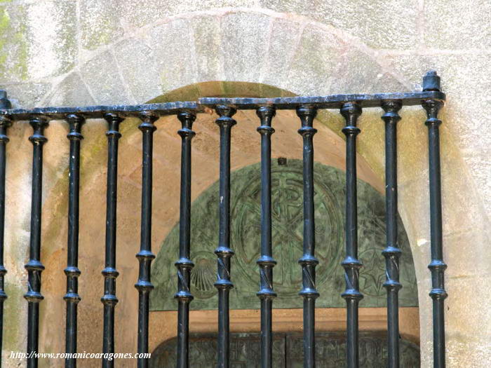 DETALLE DE LA PUERTA SANTA